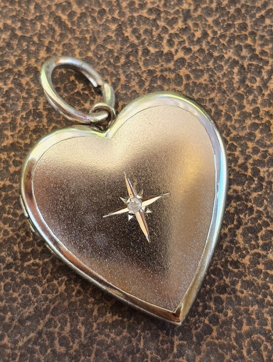 925 Sterling Silver Jewelry - Brushed 925 sterling silver diamond star/sun burst center heart locket